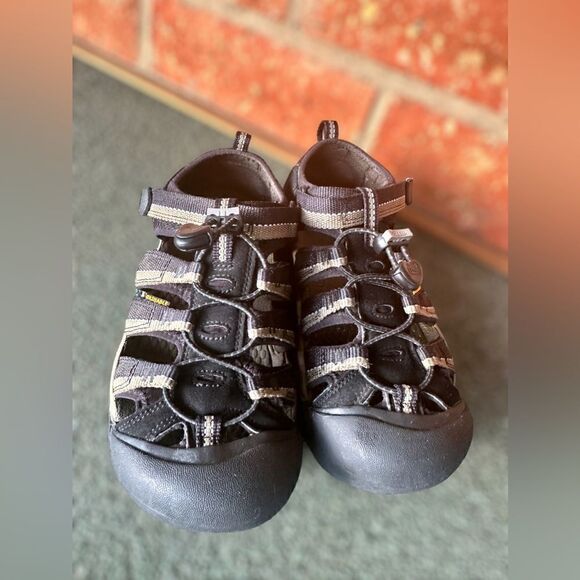 Keen H2 Newport Hard Toe Washable Sandals Size 4 Big Kids - Picture 5 of 15